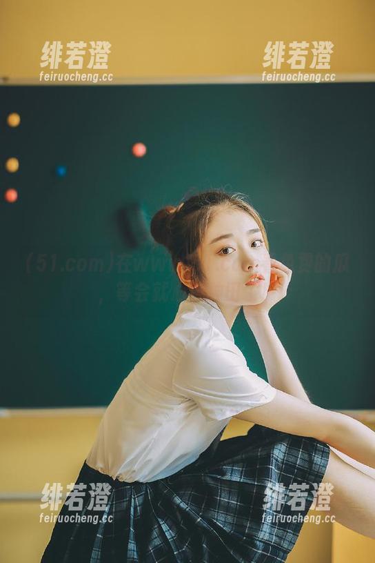 在www.51.com看免费的瓜，等会就心被种田了！