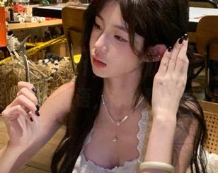 51免费吃瓜官网，安静角落里的流言蜚语，你心跳加速了吗？