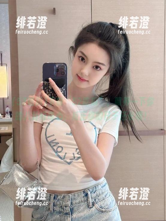 下载“52吃瓜”，喂养一下你的八卦好奇心，反正你的日子还长呢！