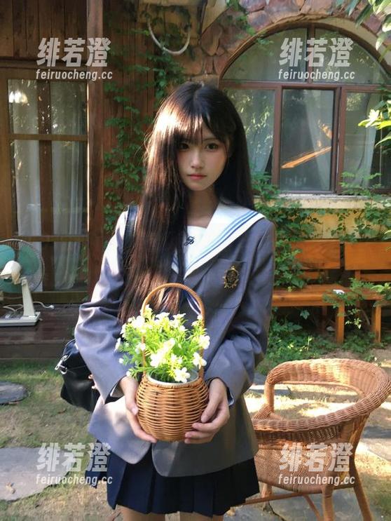 91吃瓜首页黑料重磅来袭，小心你的八卦心脏承受不住哦！