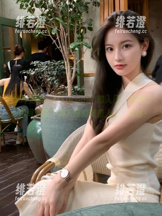 走进“hl10cool”的入口，感觉自己瞬间变成了娱乐圈的知情人士，哈哈！