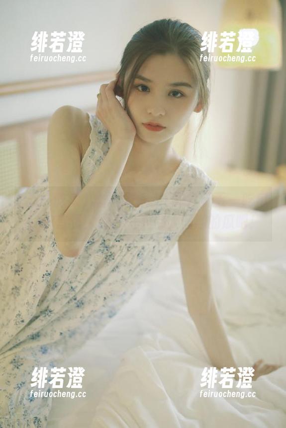 五一吃瓜 谁需要旅行?先打开五一吃瓜APP首页,偷看一下别人假期的瓜吧!
