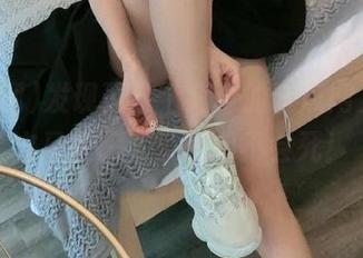 发现了这个超棒的吃瓜网入口，立马收藏，没个瓜不会死！