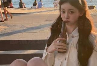 黑料吃瓜在线专属线路，带你翻梳娱乐圈小秘密！
