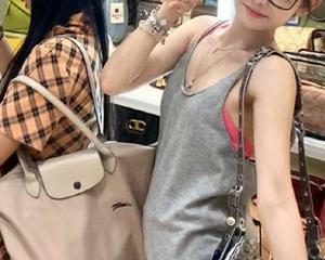 在万篇长征黑料正能量网页上，谁的瓜更好吃？我是一颗期待爆汁的西瓜！