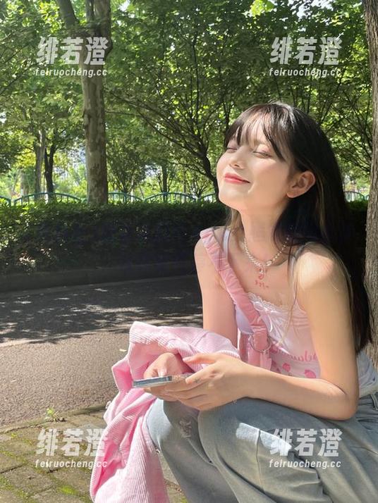 观看黑料社App：尴尬瞬间合集，辣眼睛但停不下来！